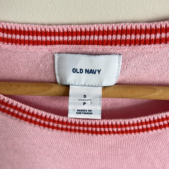 LOVE Sweater - Picture 3 of 3